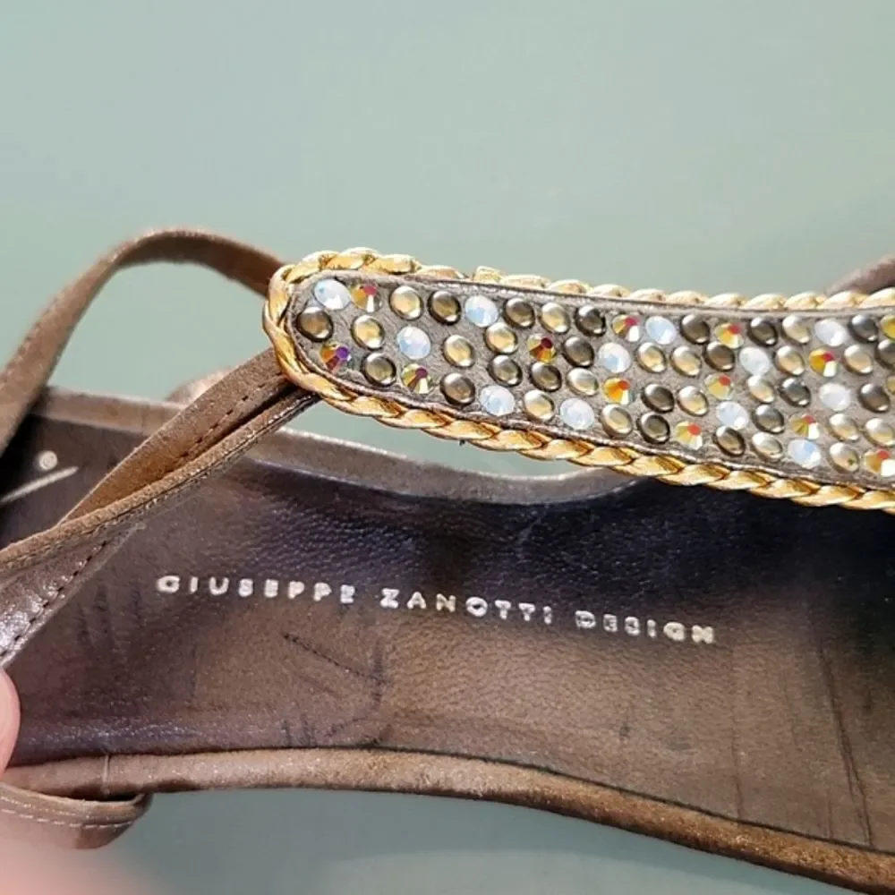 Giuseppe‎ Zanotti Crystal Embellished T-Strap Boho Luxe  Chic Sandals Size 39.5